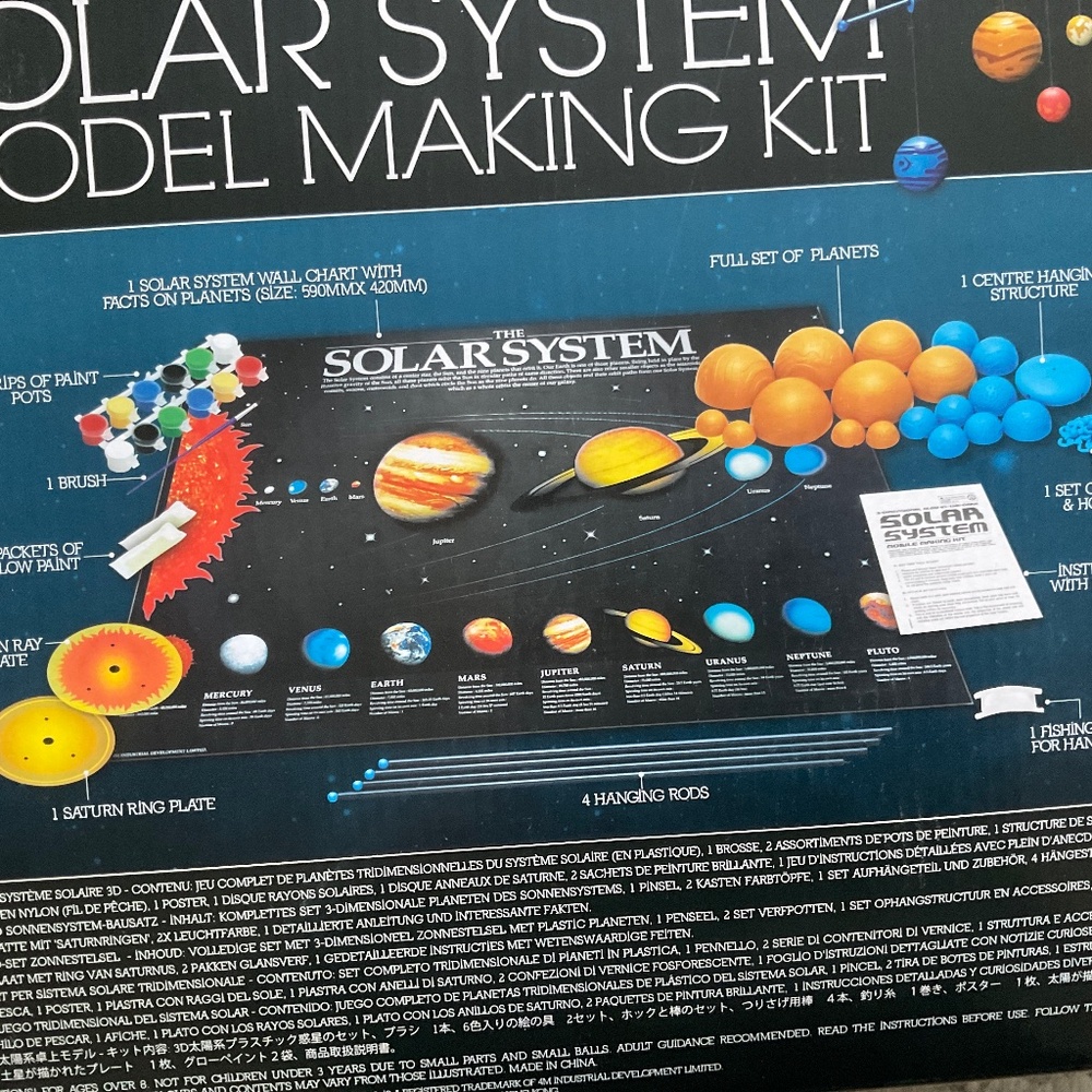 🌎 3D SOLAR SYSTEM Model Making Kit - Picture 3 of 3